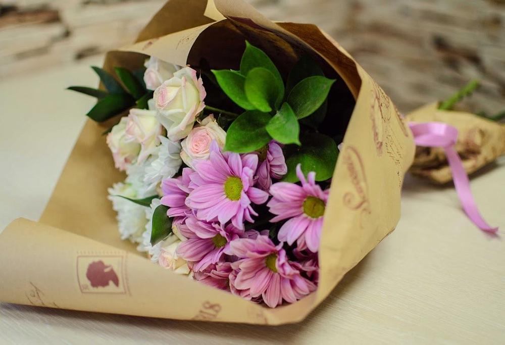 Букет цветов из: Розы и Хризантемы в Прогрессе