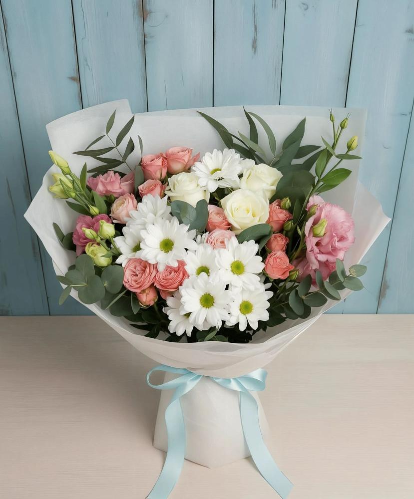 Букет цветов из: Розы, Лизиантусы и Хризантемы в Прогрессе