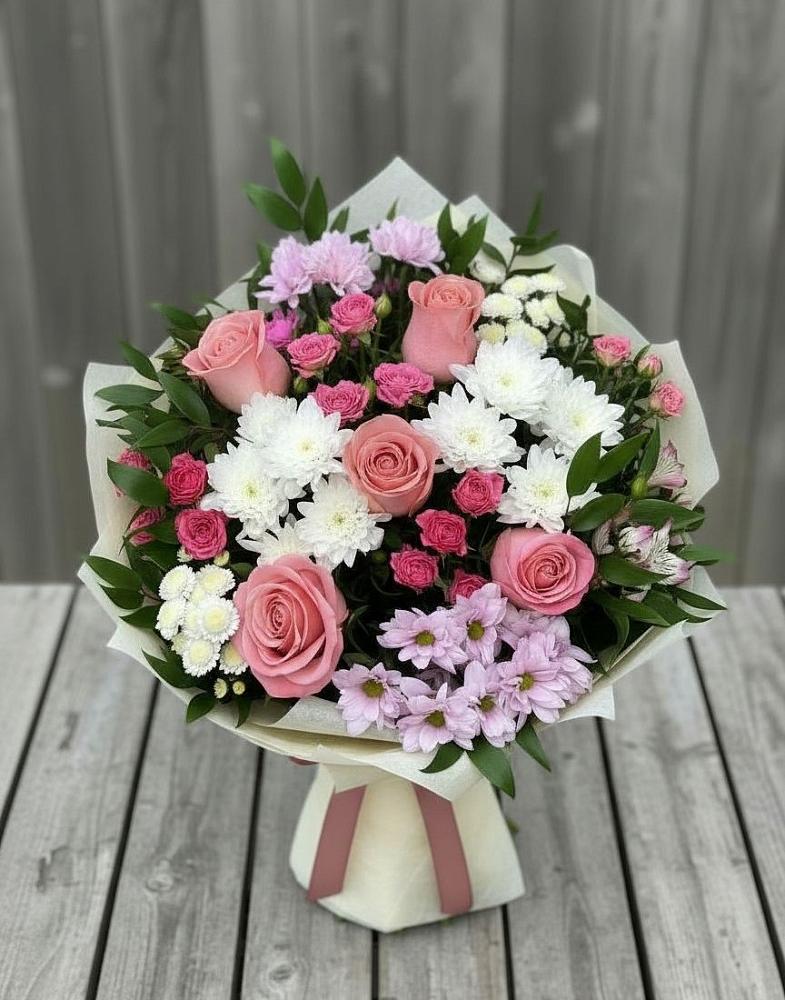 Букет цветов из: Альстромерии, Гвоздики, Розы и Хризантемы в Прогрессе