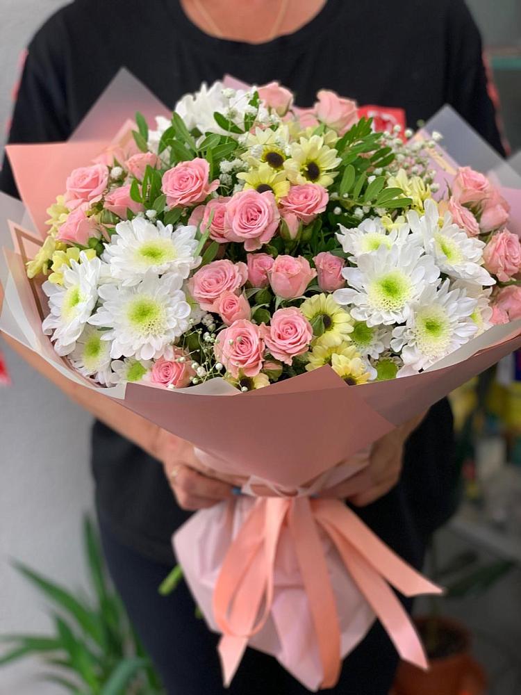 Букет цветов из: Розы и Хризантемы в Прогрессе