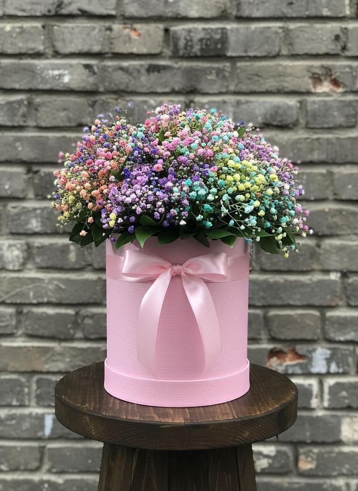 Цветочная композиция из Гипсофила и Розы в шляпной коробке в Прогрессе