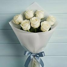Букет 7 Белых роз Эдлесс Лав в Прогрессе
