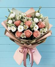 Букет цветов из:  Розы, Альстромерии и Лизиантусы в Прогрессе