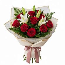 Букет цветов из:  Лилии и Розы в Прогрессе