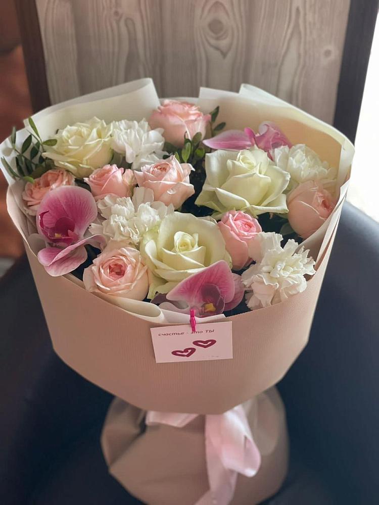 Букет цветов из: Орхидеи, Розы и Гвоздики в Прогрессе