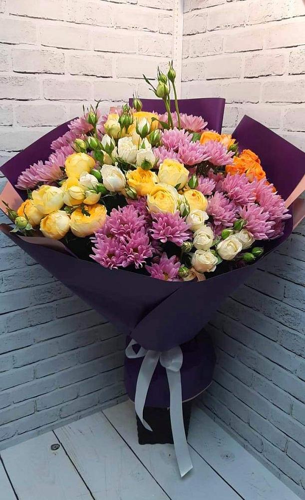 Букет цветов из: Хризантемы и Розы в Прогрессе