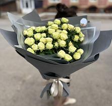 Букет Белые кустовые розы Солинеро в Прогрессе