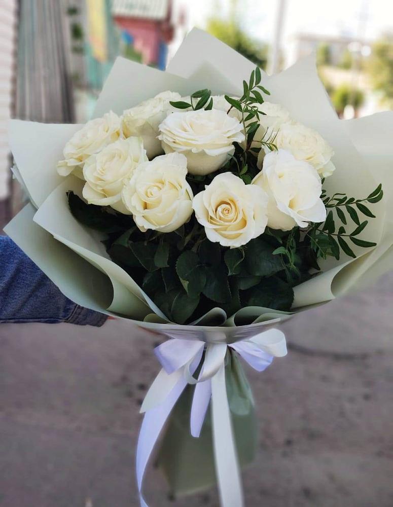 Букет Белые розы Проуд в Прогрессе