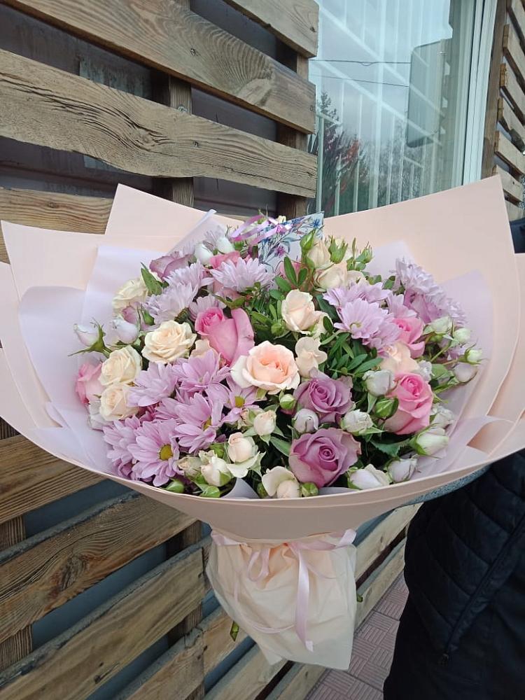 Букет цветов из: Розы и Хризантемы в Прогрессе