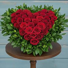 Цветочная композиция из Розы в виде сердца в Прогрессе