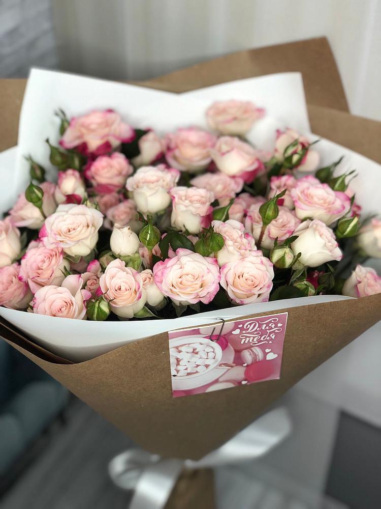 Букет цветов из: Розы в Прогрессе