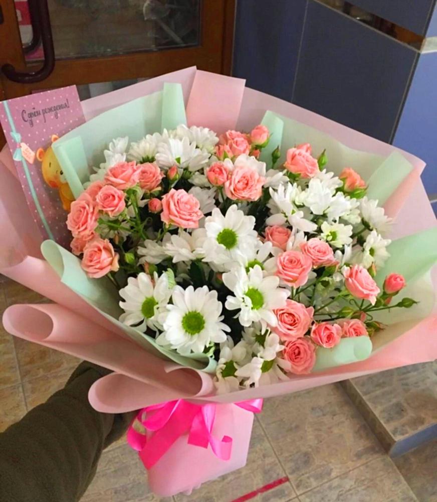 Букет цветов из: Розы и Хризантемы в Прогрессе