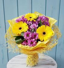 Букет цветов из:  Хризантемы и Герберы в Прогрессе