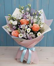 Букет цветов из:  Лизиантусы, Розы, Альстромерии и Гипсофила в Прогрессе