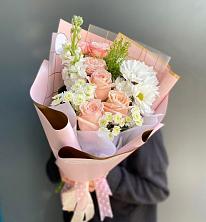 Букет цветов из:  Хризантемы и Розы в Прогрессе