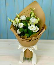 Букет цветов из:  Хризантемы и Лизиантусы в Прогрессе