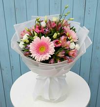 Букет цветов из:  Герберы, Альстромерии и Лизиантусы #REPLACE_PRED# Прогрессе