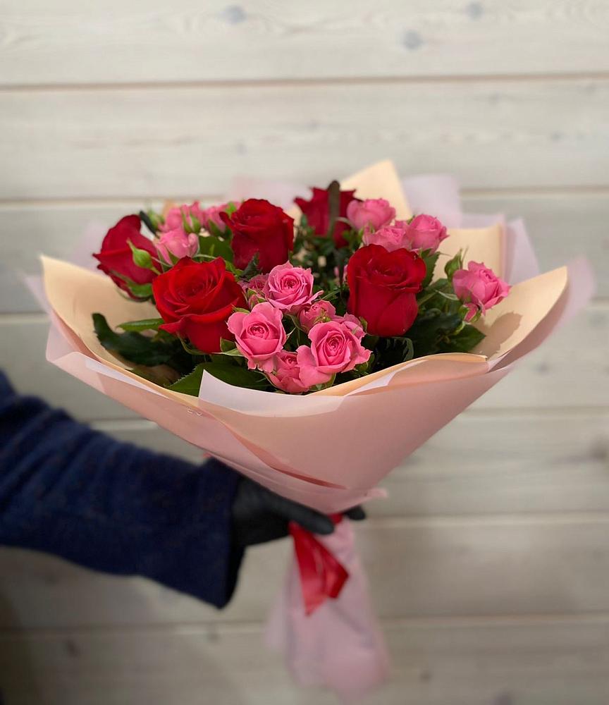 Букет цветов из: Розы в Прогрессе