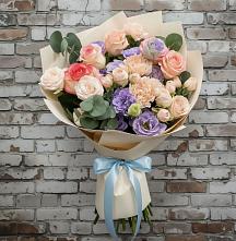 Букет цветов из:  Розы, Лизиантусы и Гвоздики в Прогрессе