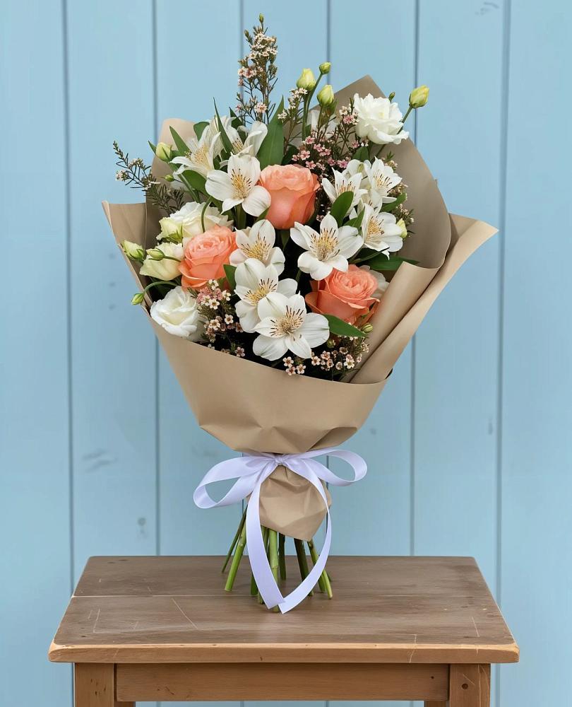 Букет цветов из: Альстромерии, Лизиантусы, Розы и Хризантемы в Прогрессе